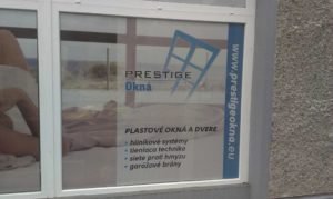 Reklamný polep výkladov