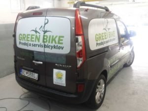 Tlačený reklamný polep na aute