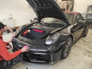 Aplikácia ochrannej fólie