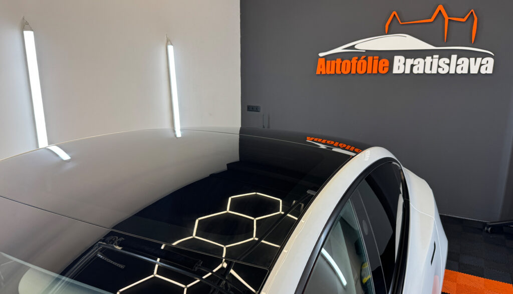 Autofólie Tesla Model 3 Štýlový Dark Look