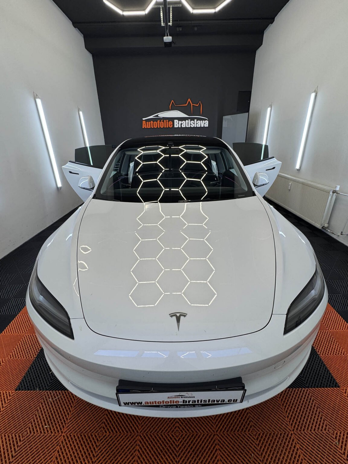 Autofólie Tesla Model 3 Štýlový Dark Look