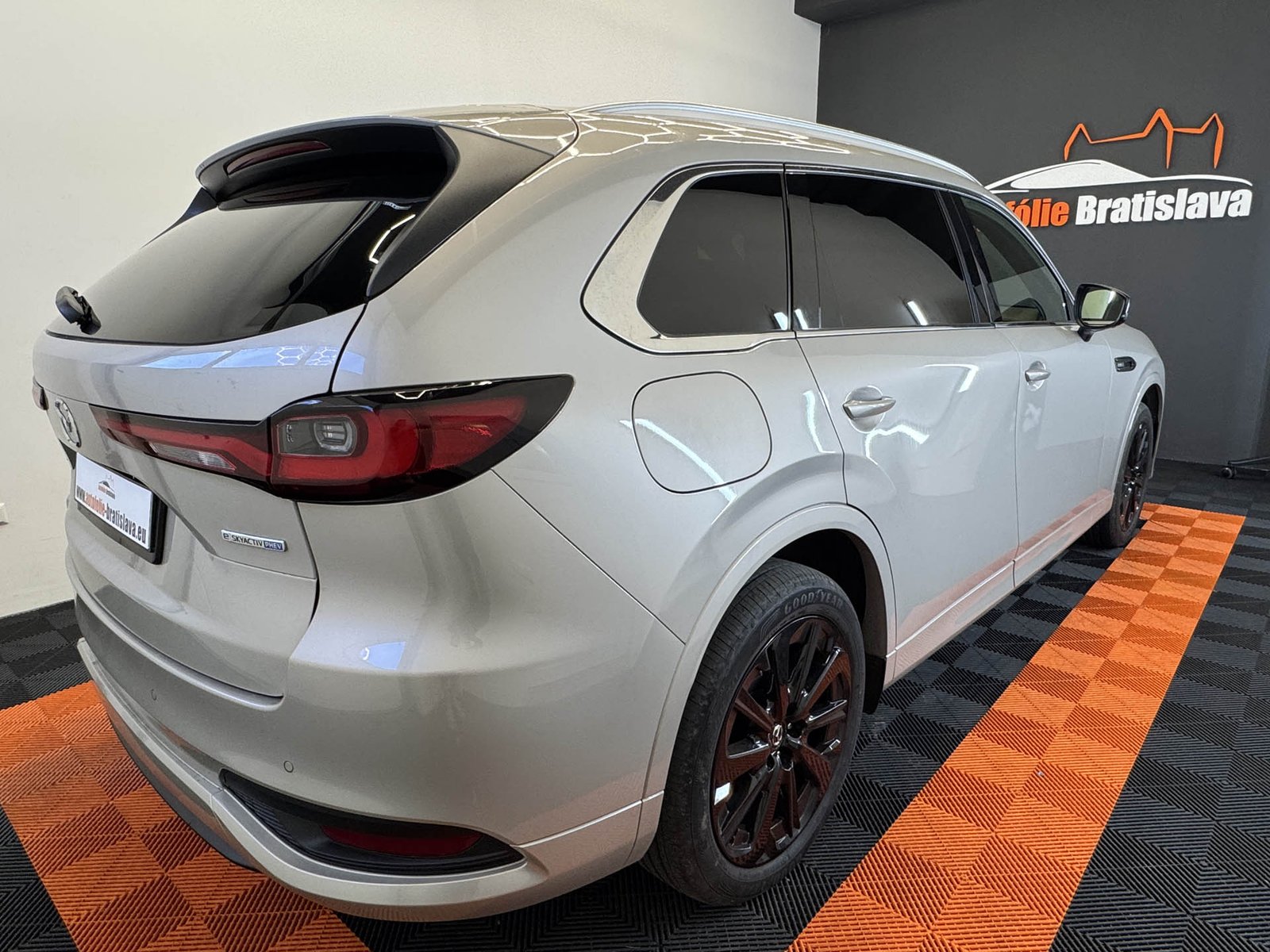 Determálne autofólie pre Mazdu CX-80