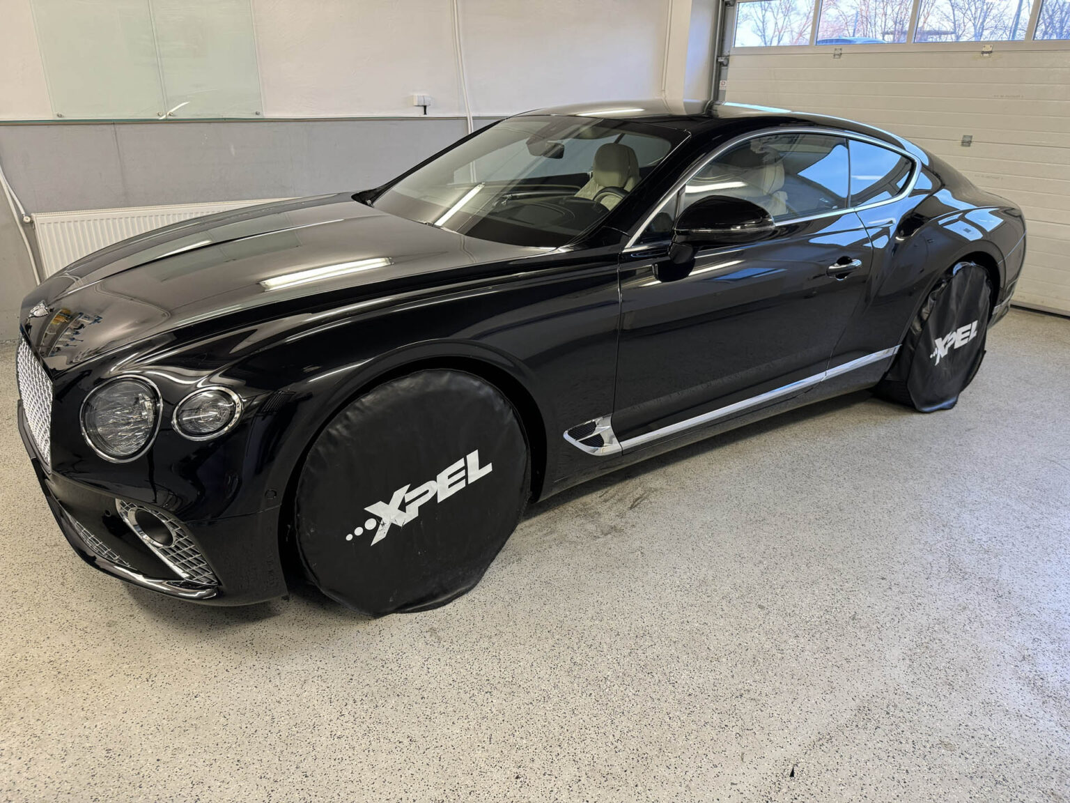 Bentley Continental GT s PPF fóliou XPEL Ultimate Plus po aplikácii